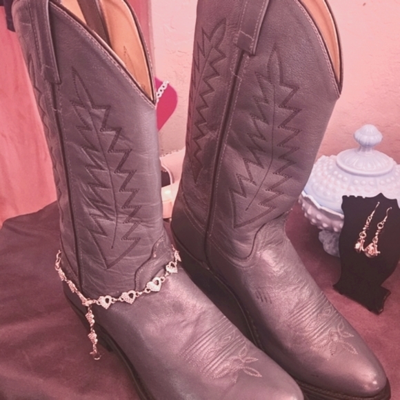Women's Cowboy Boots - Picture 2 of 5